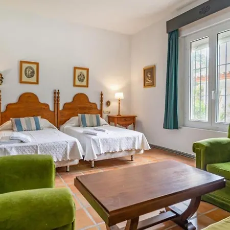 Family With Pool In Conil كاديز