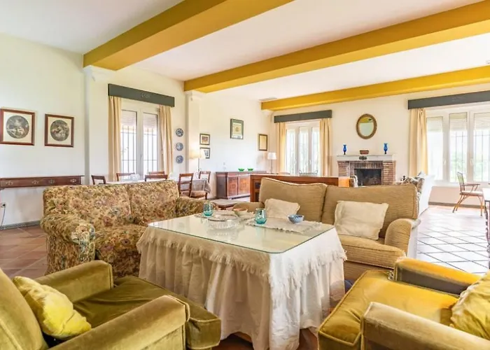 Family With Pool In Conil بيت للعطل كاديز