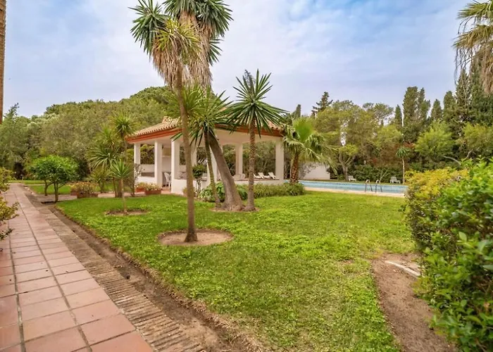 Family With Pool In Conil بيت للعطل كاديز